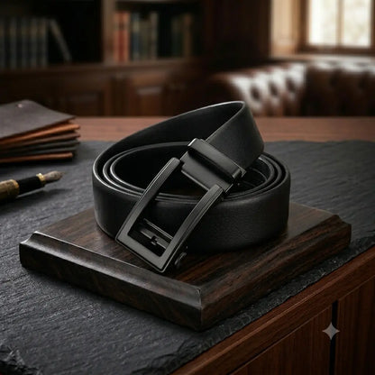 Le Marcel — Détail boucle automatique noire mat homme
